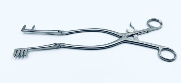 HORIZONTAL RETRACTOR