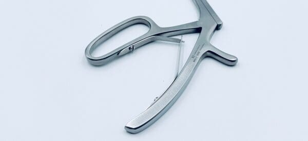 SHARK TOOTH GRASPER, 9" - Image 3