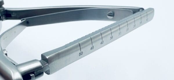 CALIBRATED FEMORAL TIBIAL SPREADER - Image 4