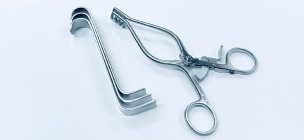 HENLY CAROTID RETRACTOR