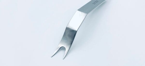 LATERAL TIBIAL RETRACTOR, LEFT - Image 2
