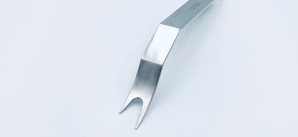 LATERAL TIBIAL RETRACTOR, RIGHT - Image 2